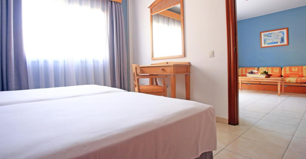 Bedroom 2, Hotel Bluesea Aloe Corralejo, Las Palmas