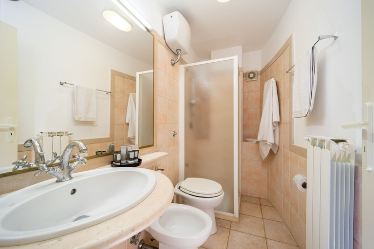 Bathroom 4, Tenuta Del Barco, Taranto