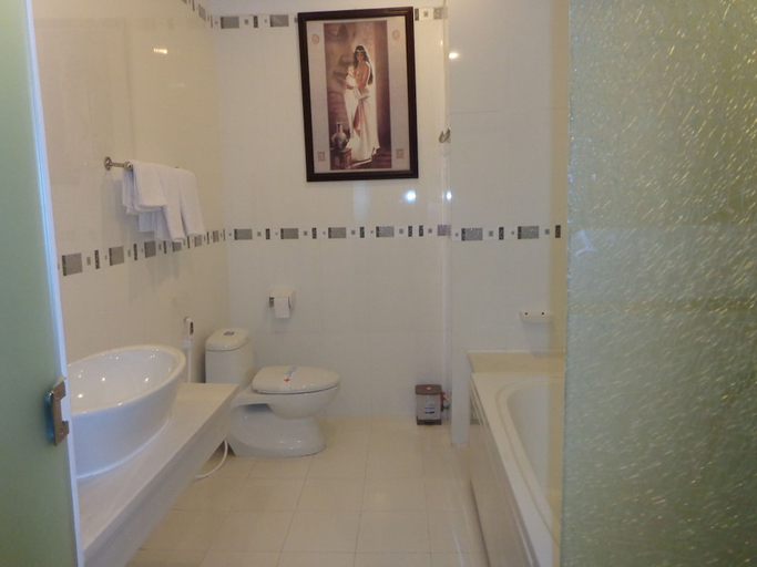Bathroom 4, Lavender Hotel, Thủ Dầu Một