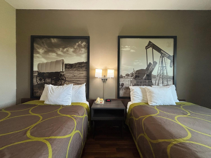 Bedroom 3, Super 8 by Wyndham Grayville, White