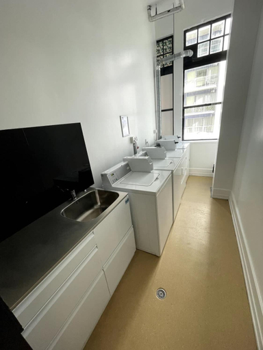 Others 4, Comfort Studio Getaway with Pool and Gym, Waitakere
