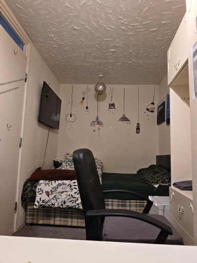Others 3, Private Room, Leeds