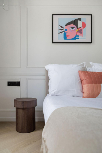 Bedroom 4, Poetic Stay - Louvre, Paris