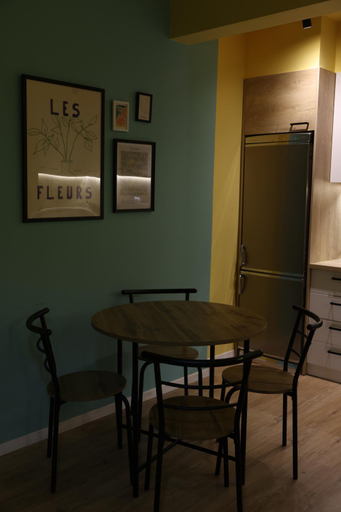 2, SMALL Boutique & Garden, Tiranës