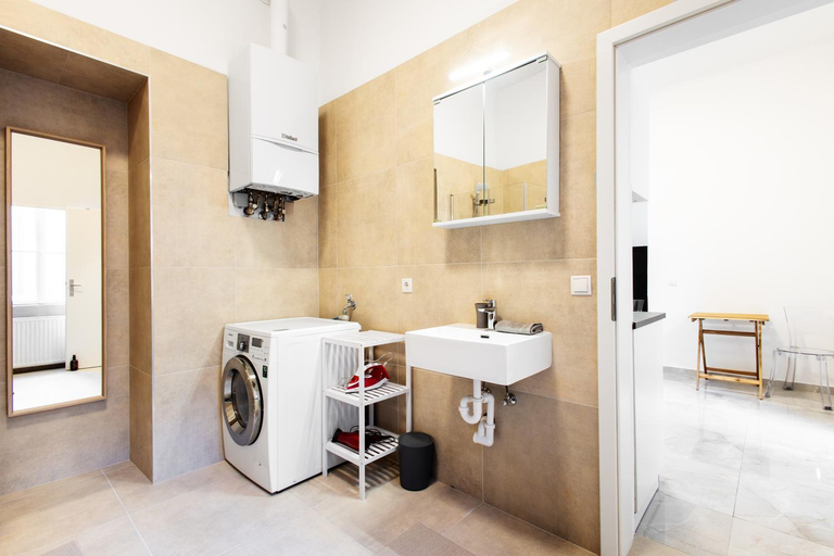 Bathroom 2, Le David City Apartments 1020, Wien