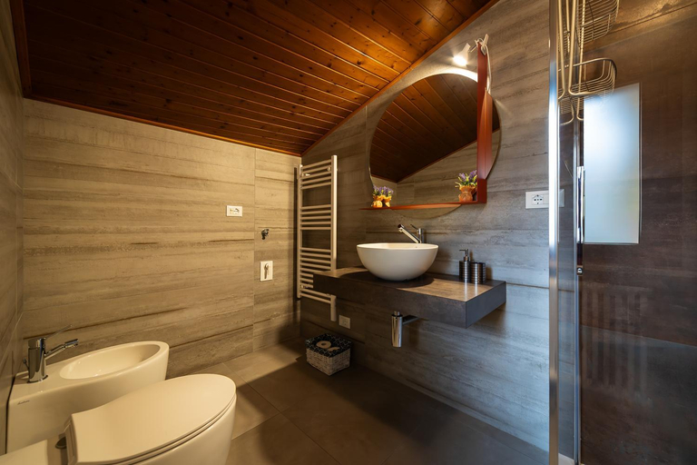 Bathroom 3, Alla Casa Medievale, Udine