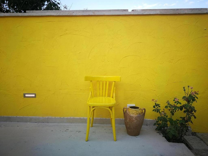 Others 4, DonaLisa, Lecce