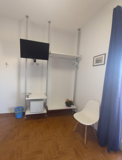 Others 4, L'Attico di Matilde, Syracuse