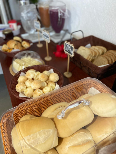 Food & Drinks