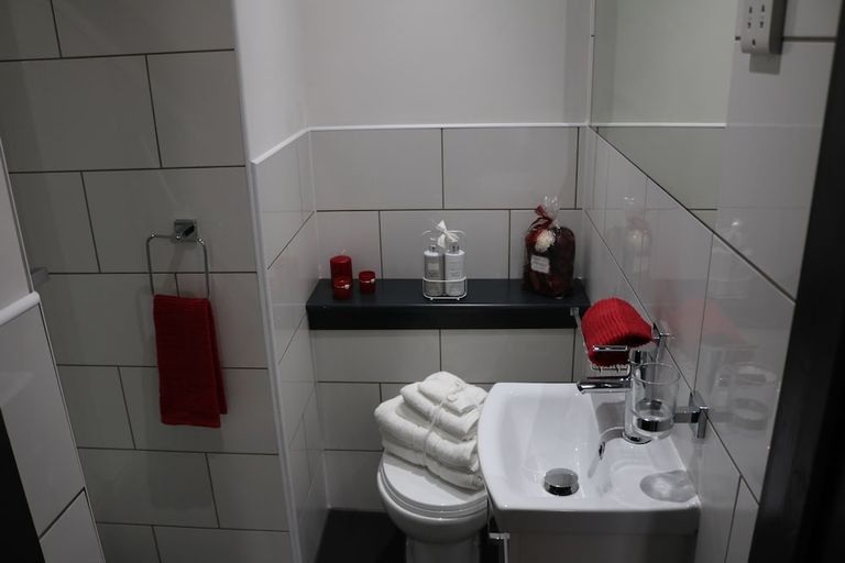 Bathroom 5, Trivelles Regency Nottingham, Nottingham