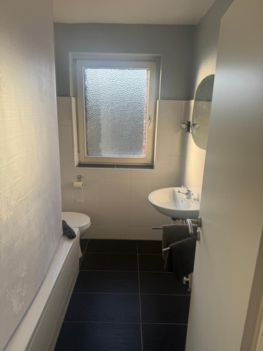 Bathroom 2, Piets Gastezimmer und Monteurzimmer, Cuxhaven