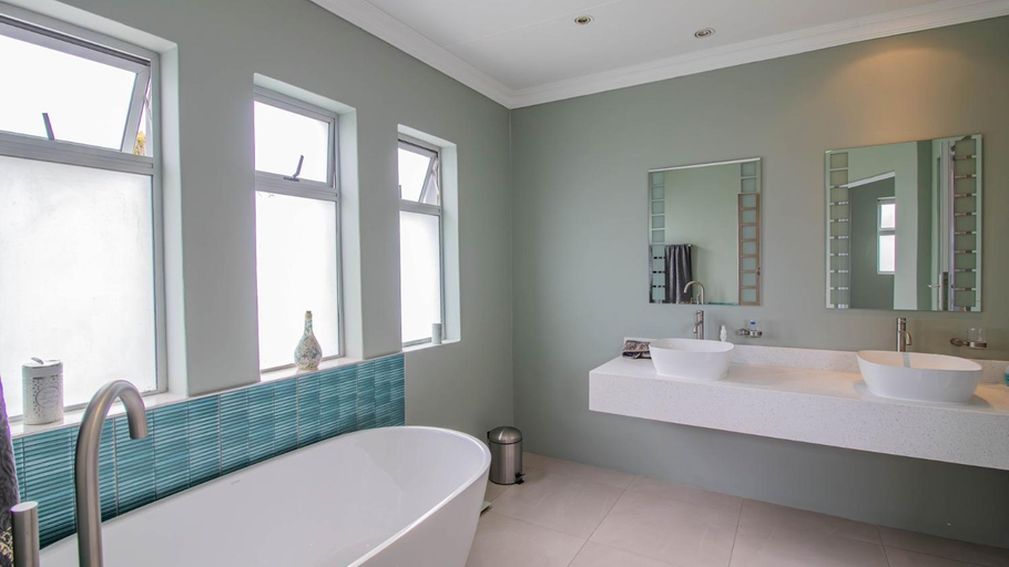 Bathroom 2, Wokuphumla, Buffalo City