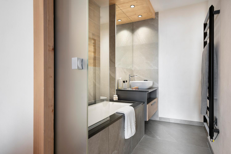 Bathroom 5, MGM Hotels & Residences - Residence Le Hameau de l'Ours, Haute-Savoie
