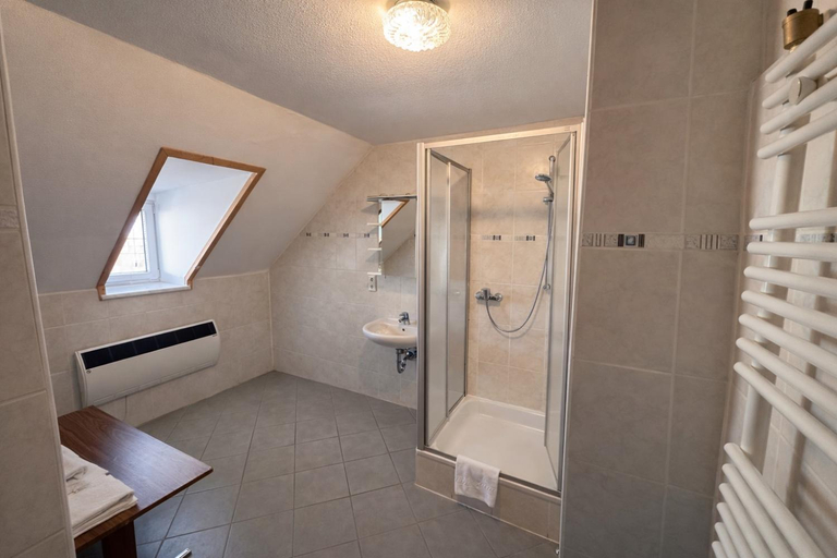 Bathroom 2, City Hotel Bauer Nurnberg, Nürnberg