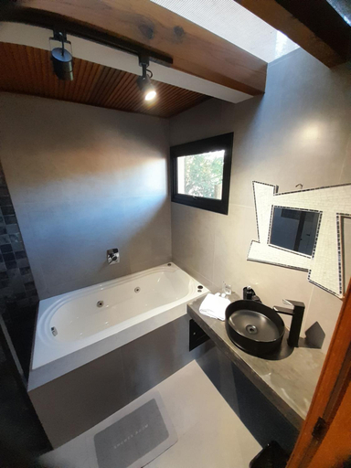 Bathroom 2, Pousada Kirana, Imbituba
