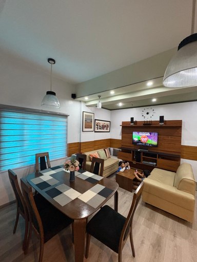 Food & Drinks, Condo in Ermita Manila, Near US Embassy, Mall and Parks with Excellent View, Manila City