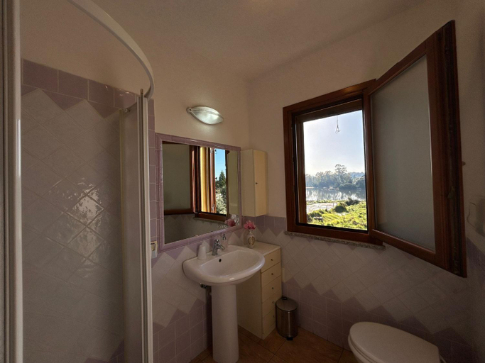 Bathroom, La Casa dei Fenicotteri, Olbia-Tempio