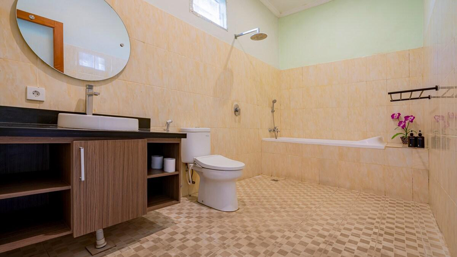 Bathroom 2, Villa Harmony - Seminyak, Badung
