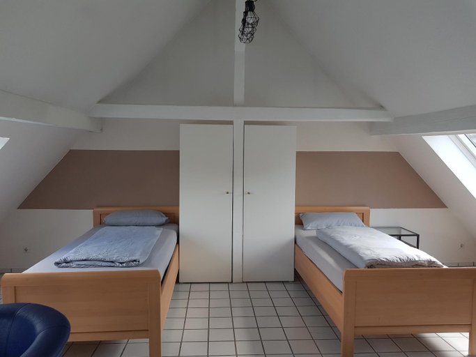 Bedroom 3, Gemutliche Zimmer - Messe Gruga, Essen