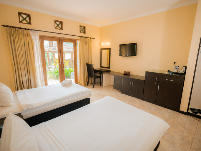 Bedroom 5, Grand Pujon View Hotel & Resort near Paralayang, Malang