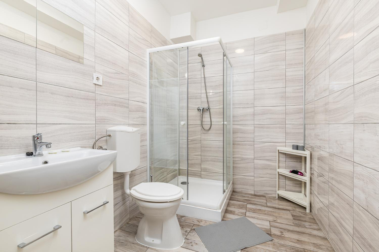 Bathroom 2, Venus Apartments - Mira Nest, Budapesti