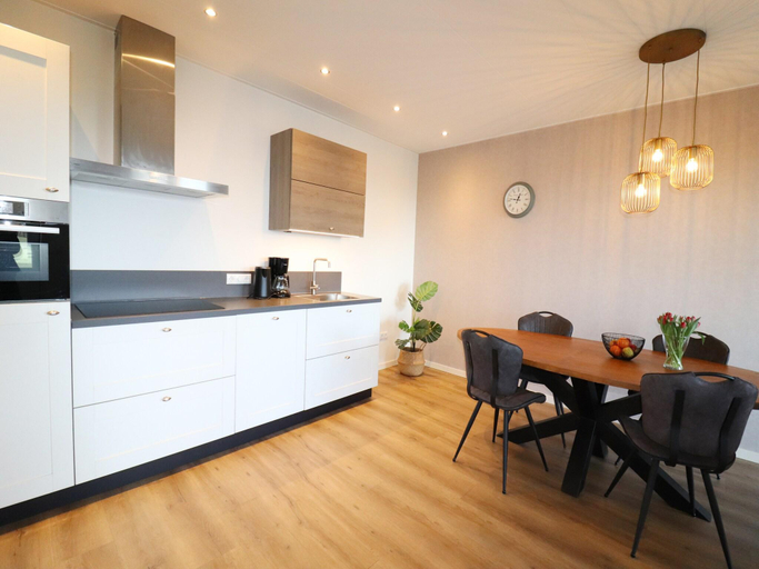 2, Apartment in Workum near IJsselmeer Beach, Nijefurd