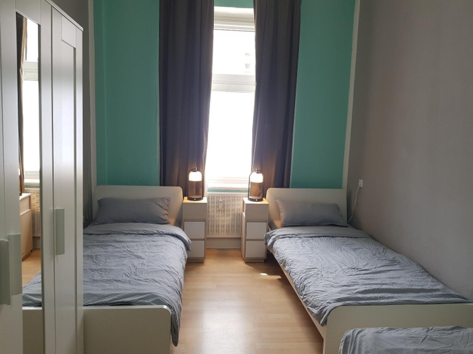 Bedroom 2, Gemutliche Zimmer - Messe Gruga, Essen