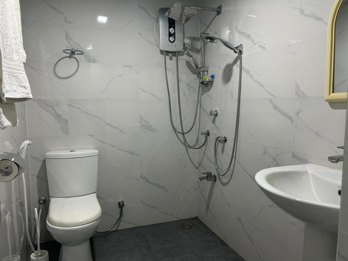 Bathroom, Dinu Lanka Resort, Katana