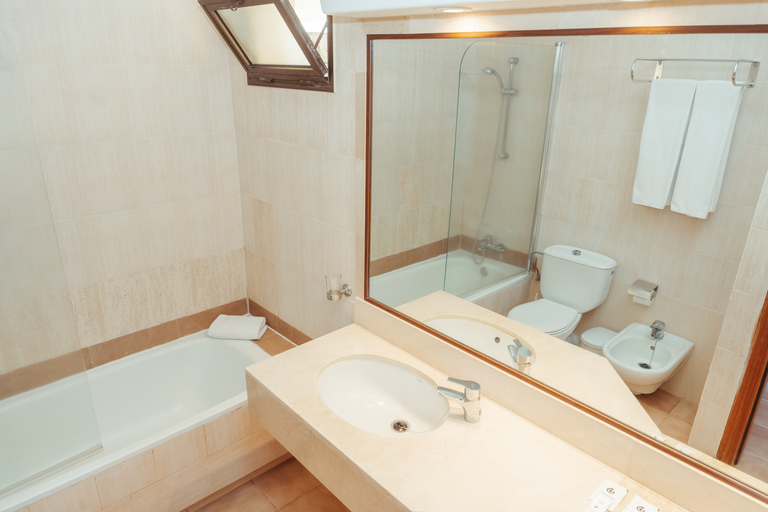 Bathroom 4, Hotel LIVVO Lago Taurito, Las Palmas