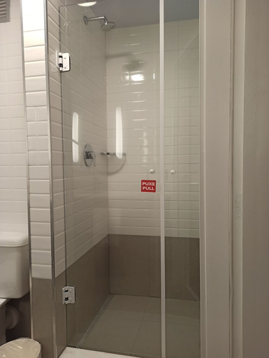 Bathroom 3, ibis Porto Alegre Aeroporto, Porto Alegre