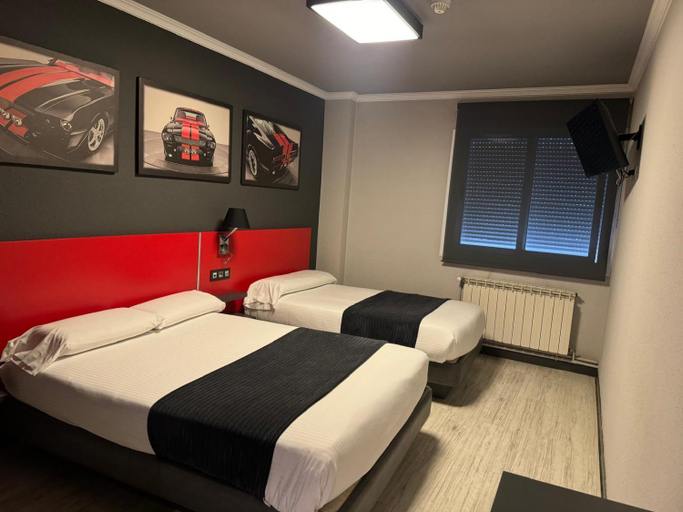 Others 4, HOTEL CEAO, Lugo