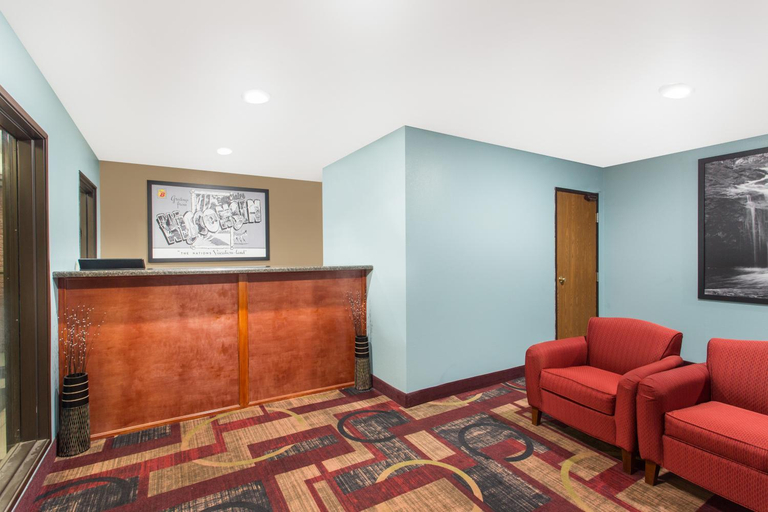 Public Area 3, Super 8 by Wyndham Eau Claire I-94, Eau Claire