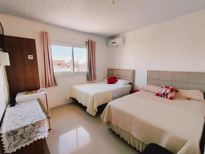 Bedroom 2, Camelo locacao de Suites Individuais Pousada com Cozinha e Sala Compartilhada, Balneário Barra do Sul