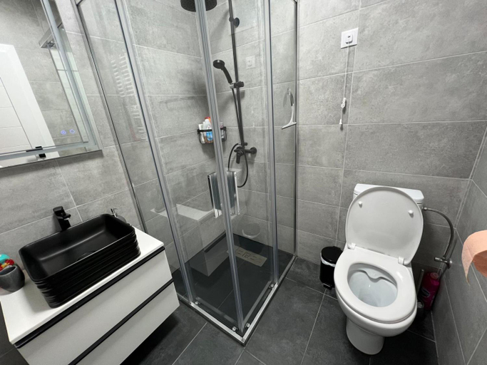 Bathroom 3, Carina Guest House, Turda