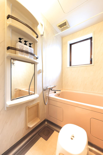 Bathroom 3, Kikkake House, Taketoyo