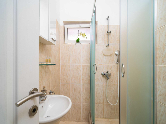 Bathroom 3, Apartments Senjo - Studio Apartment with Balcony with Sea View Apartman 4, Konavle