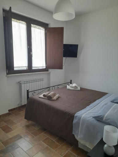 Bedroom 2, Serroni Alto, Salerno