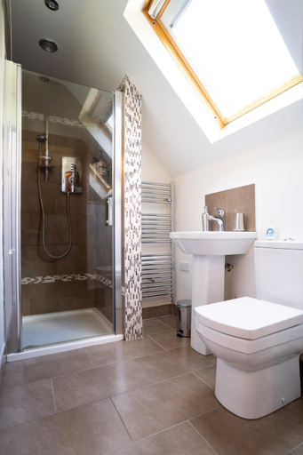 Bathroom, Cherry Tree Apartment, Causeway Coast and Glens