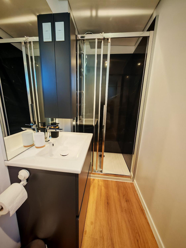 Bathroom 3, KastHouse Yellow by Vellaris, Luxury Mobile Home, Mali Lošinj