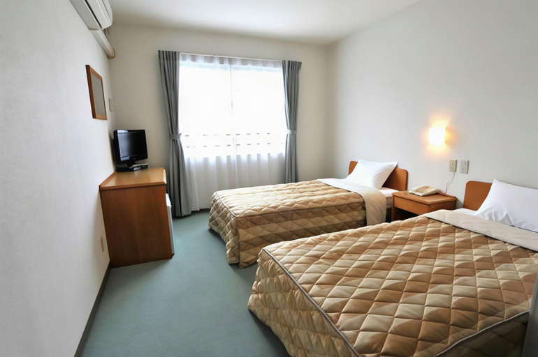 Bedroom 3, Hotel Yamadasou, Nago