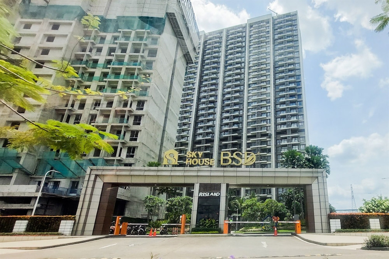 Exterior & Views, Cozy Living Studio At Sky House Bsd Apartment, Tangerang Selatan