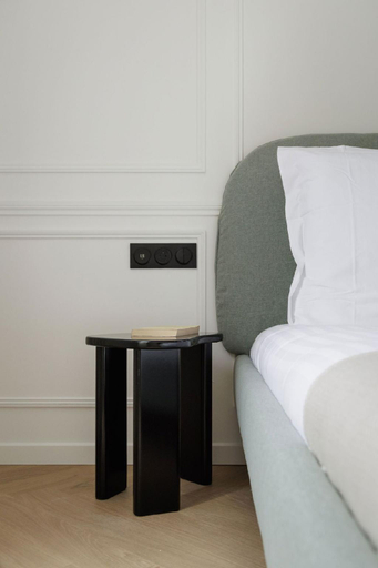 Bedroom 2, Poetic Stay - Louvre, Paris