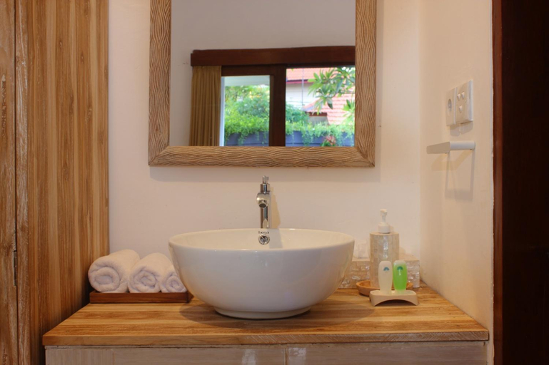 Bathroom 3, Sanur Apartments, Denpasar