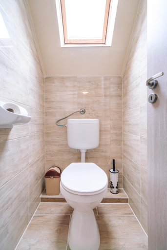 Bathroom 2, Leitner Haz, Hévíz/Keszthely
