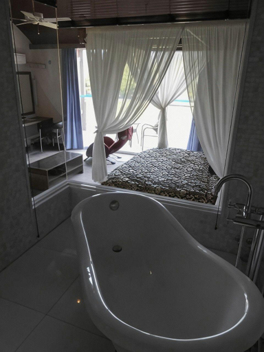 Bathroom, THE VILLA HAMANAKO, Kosai