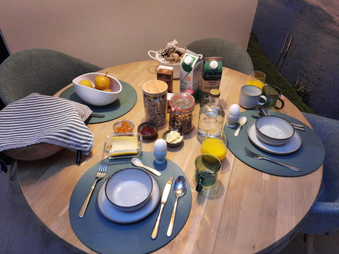 Food & Drinks 3, BLRK 285, Rotterdam