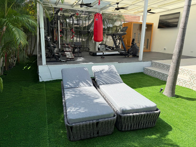 4, Beautiful private 4 bedroom villa with pool and gym, Pulau Phuket