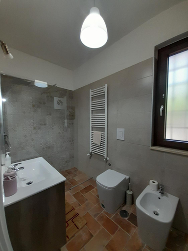 Bathroom 3, Serroni Alto, Salerno