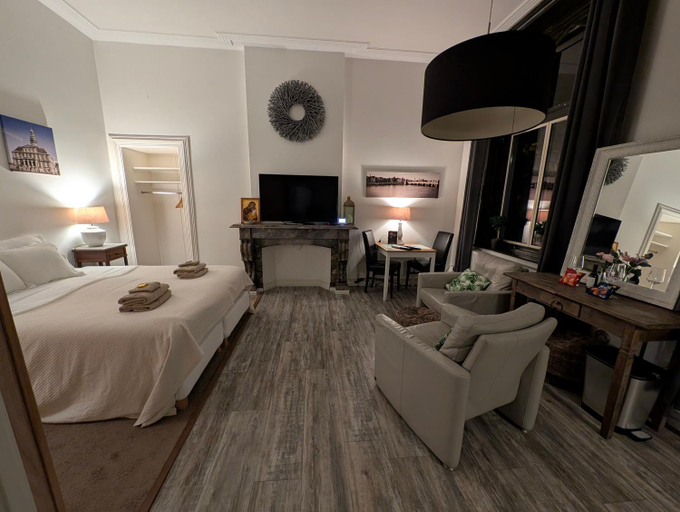 Bedroom 2, Klooster Mariadal Maastricht, Maastricht