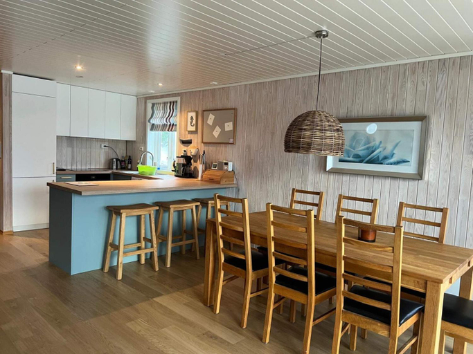 Others 5, person holiday home in GURSKOY-By Traum, Herøy